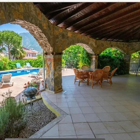 Allora Villa *